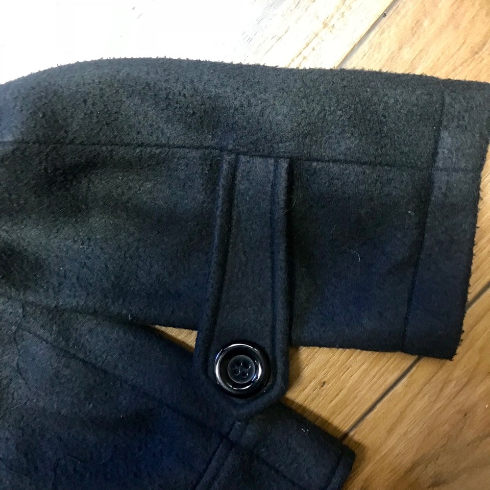 Black Short Trench-coat - Picture 5 of 5